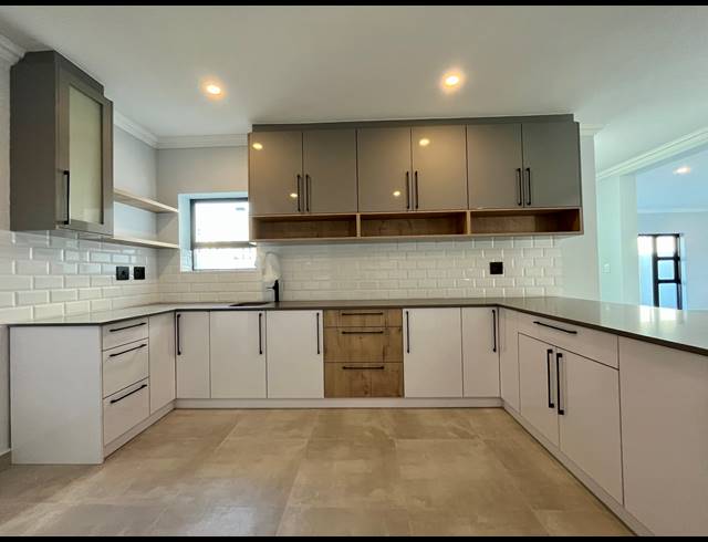 4 BEDROOM HOUSE FOR SALE IN SANDOWN